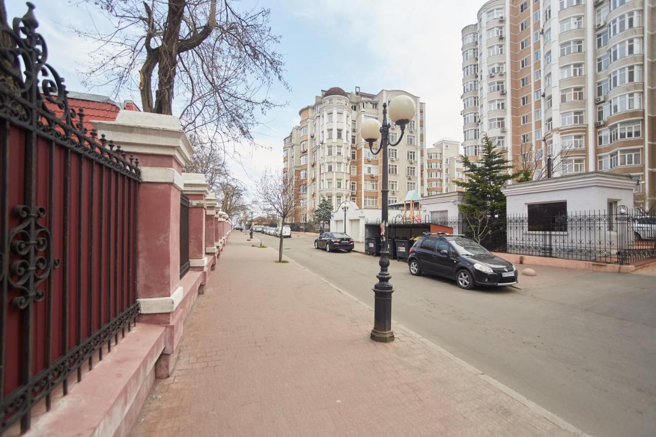 Stixiya Aparthotel Odessa Buitenkant foto